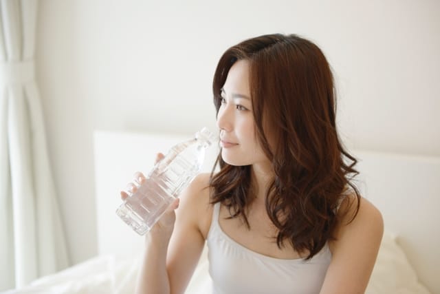 【重要】水分補給について/水不足の腰痛、肩こり